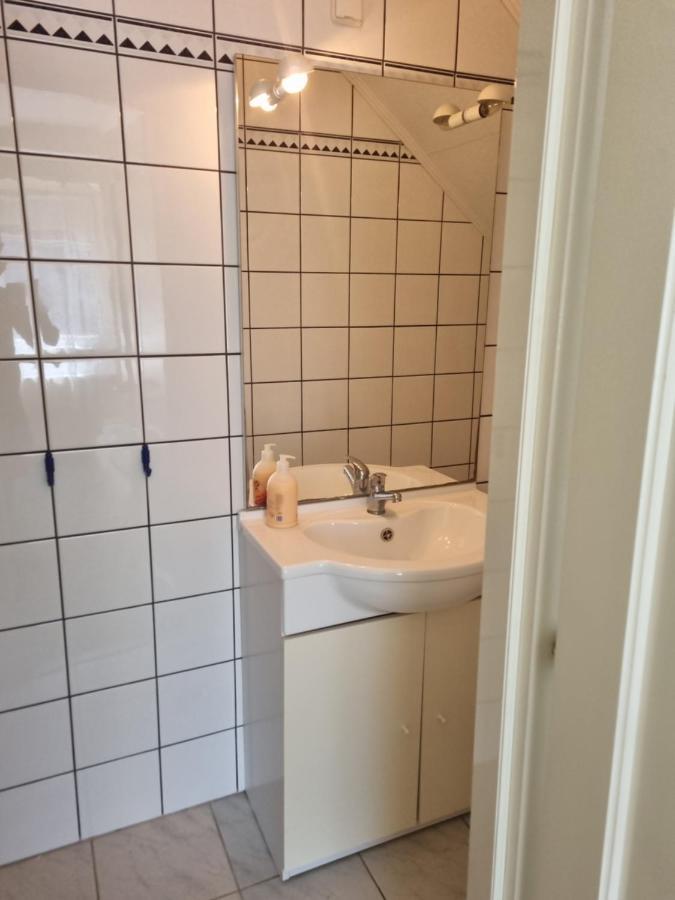 Taban Vendeghaz Balatonlelle Bed & Breakfast ภายนอก รูปภาพ