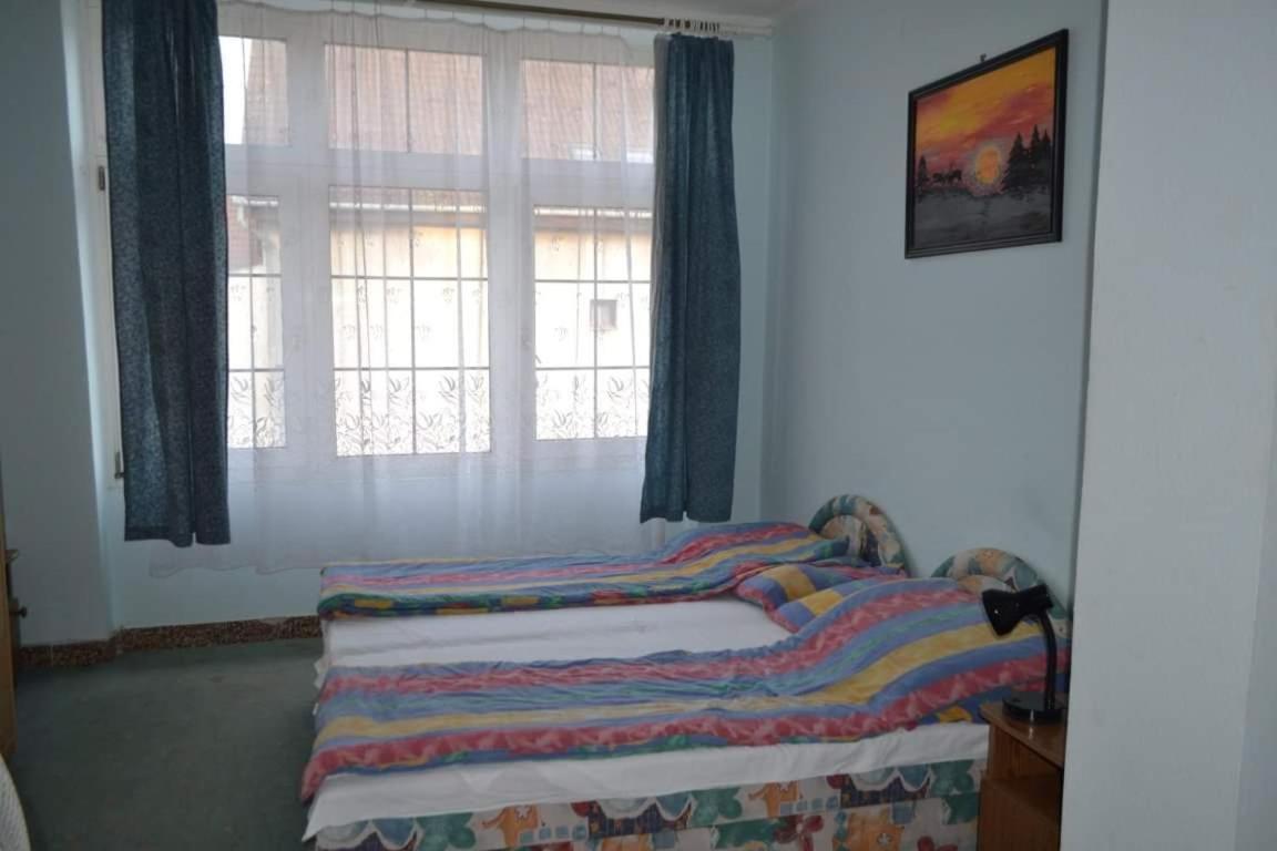 Taban Vendeghaz Balatonlelle Bed & Breakfast ภายนอก รูปภาพ