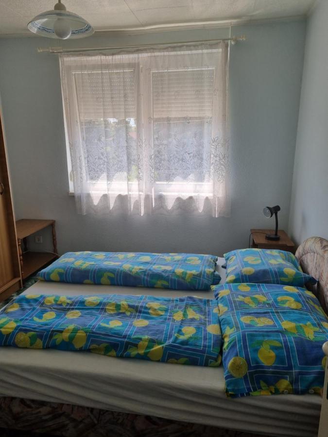 Taban Vendeghaz Balatonlelle Bed & Breakfast ภายนอก รูปภาพ