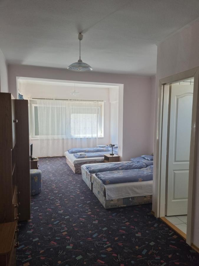 Taban Vendeghaz Balatonlelle Bed & Breakfast ภายนอก รูปภาพ