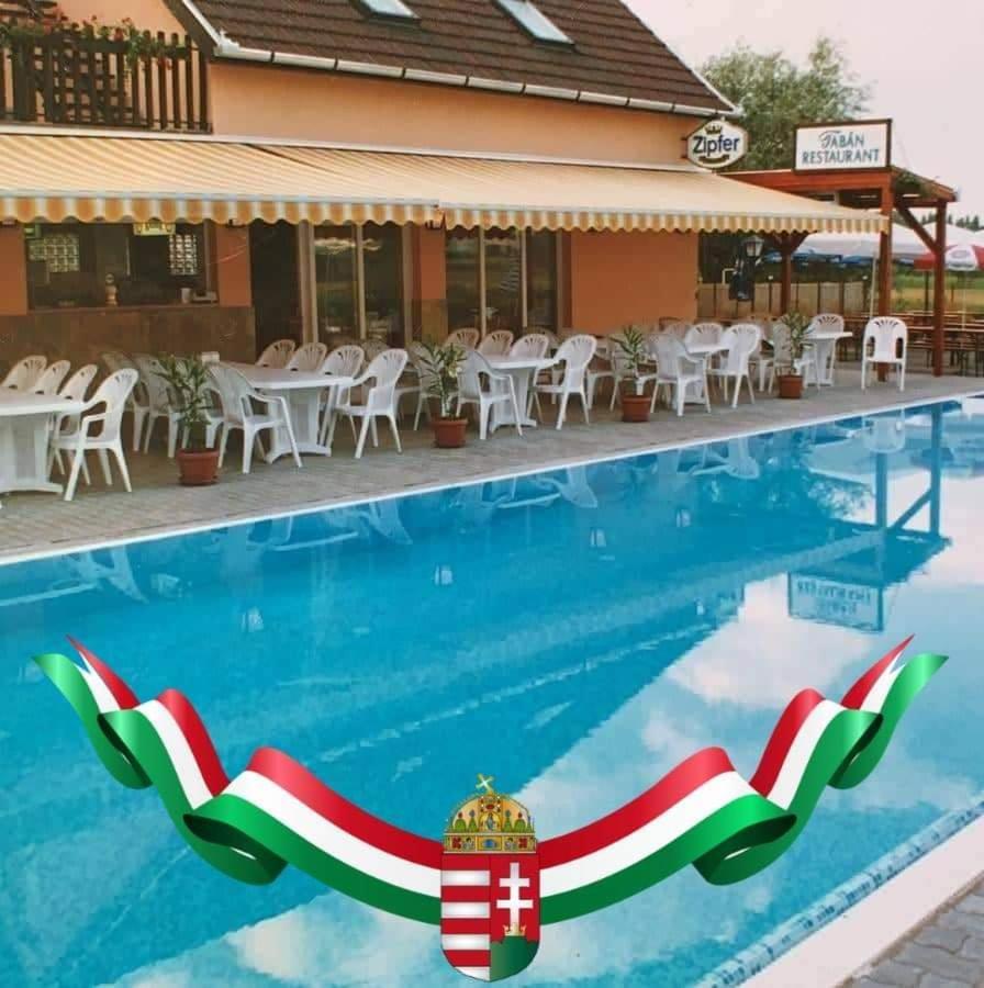 Taban Vendeghaz Balatonlelle Bed & Breakfast ภายนอก รูปภาพ